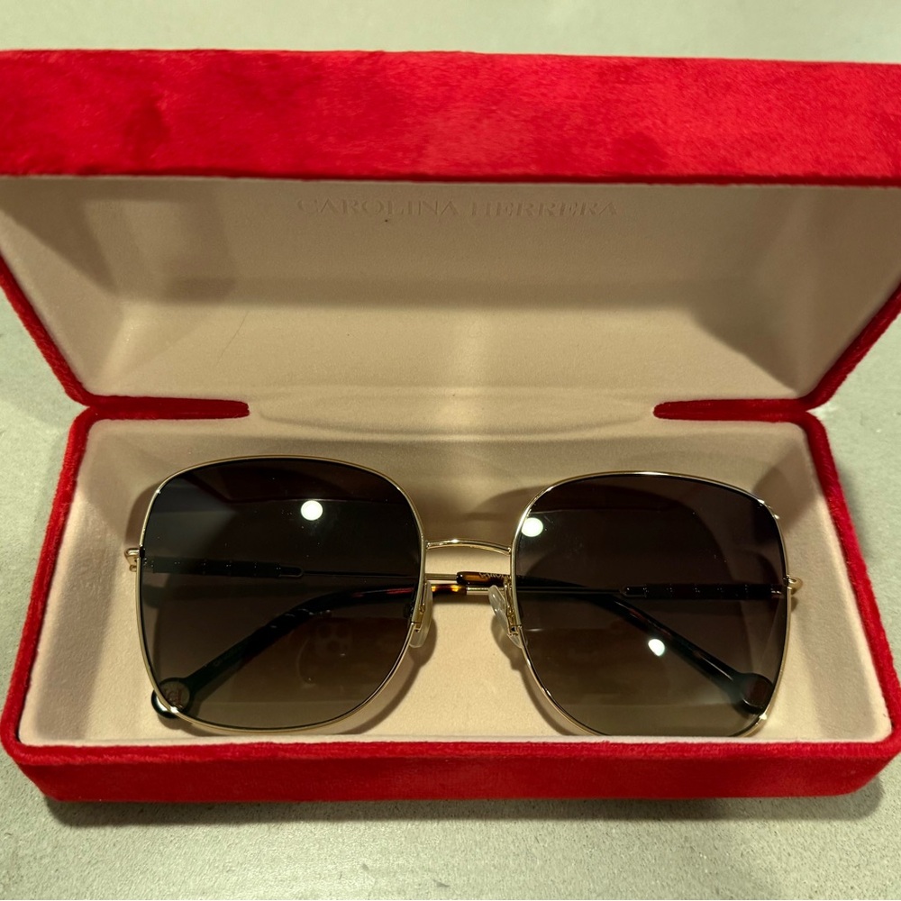 Carolina Herrera Gold metal Frame Sunglasses with Red Case